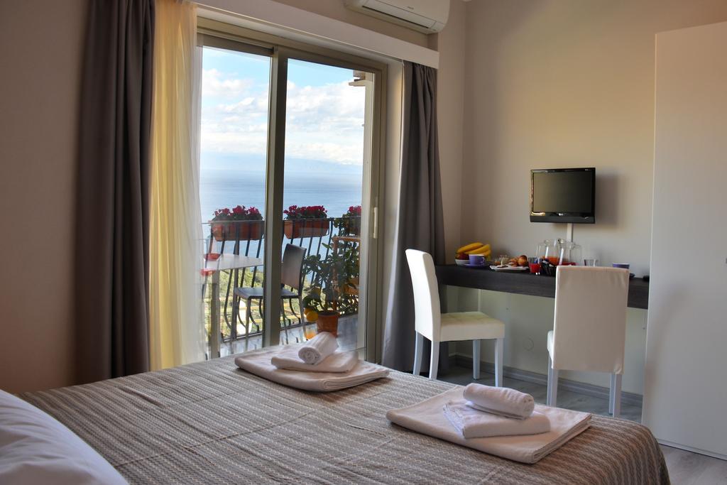 Athena Charming Rooms Taormina Exteriör bild